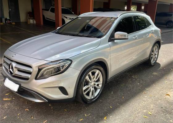 MERCEDES-BENZ GLA 200 1.6 CGI ADVANCE 16V TURBO FLEX 4P AUTOMÁTICO